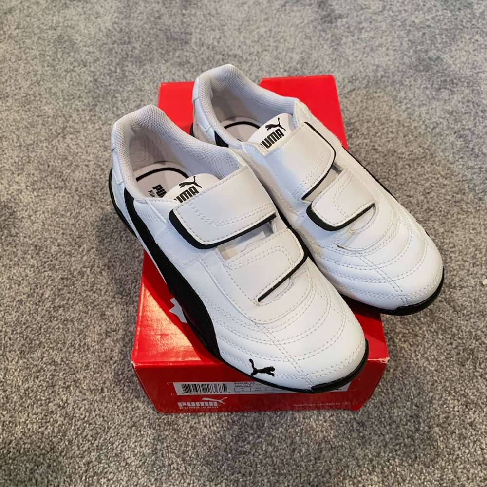 Kids Puma white black Velcro sneaker size US 3